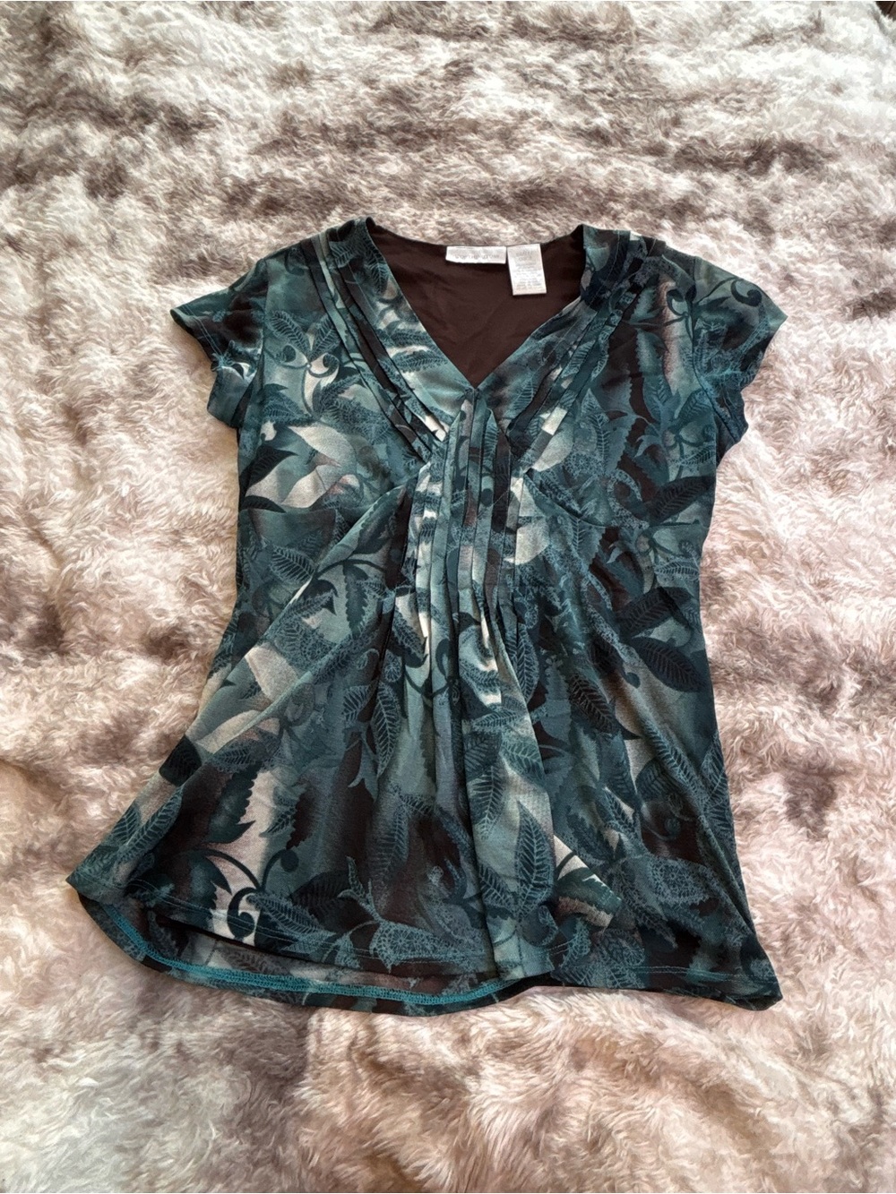 Worthington green and Black Leaf-Print V-Neck Cap Sleeve Top